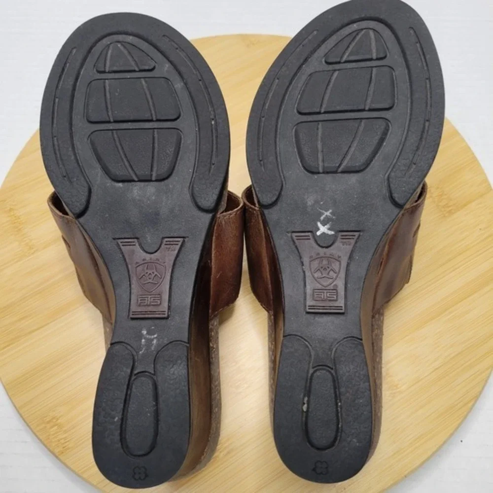Ariat Wedge Sandals Women 7.5B Brown Leather Western‎ Buckle Thong Shoes